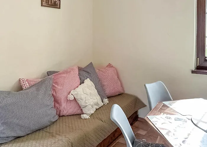 2 Bedroom Gorgeous In Debina